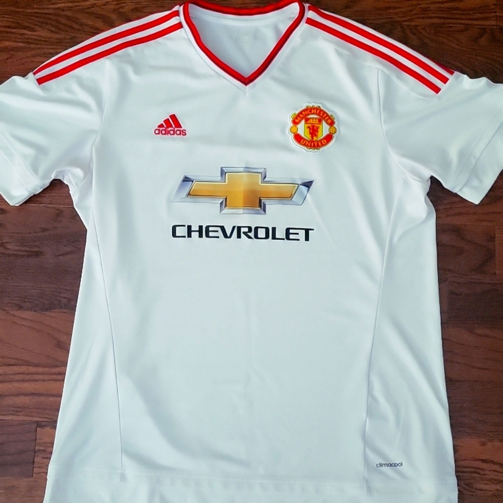 Manchester United mens soccer jersey XL
